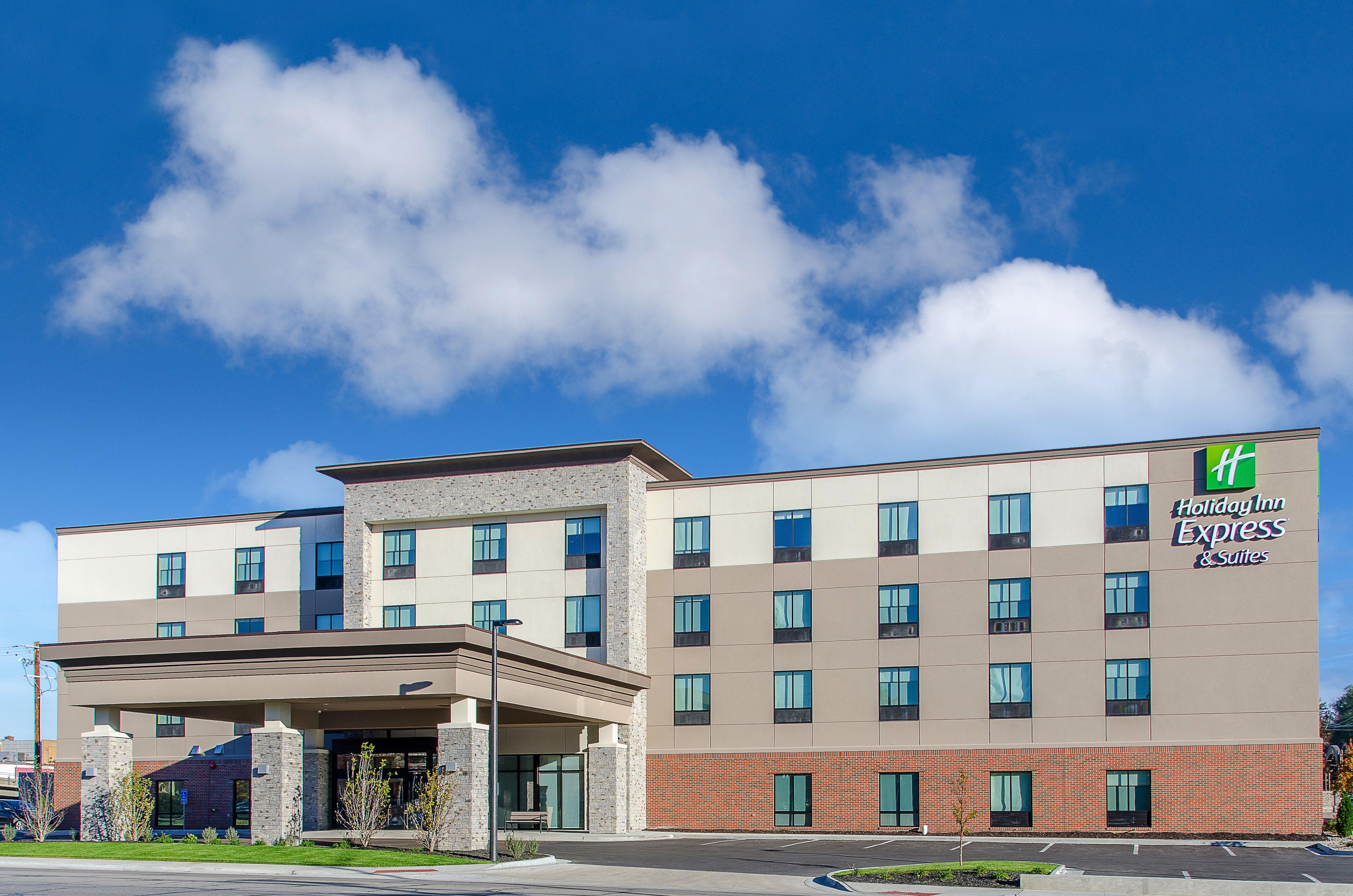 Holiday Inn Express & Suites - Atchison, An Ihg Hotel Exterior photo
